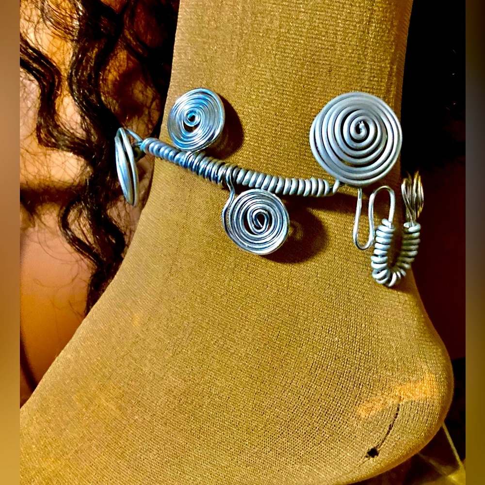 Anklet cuff